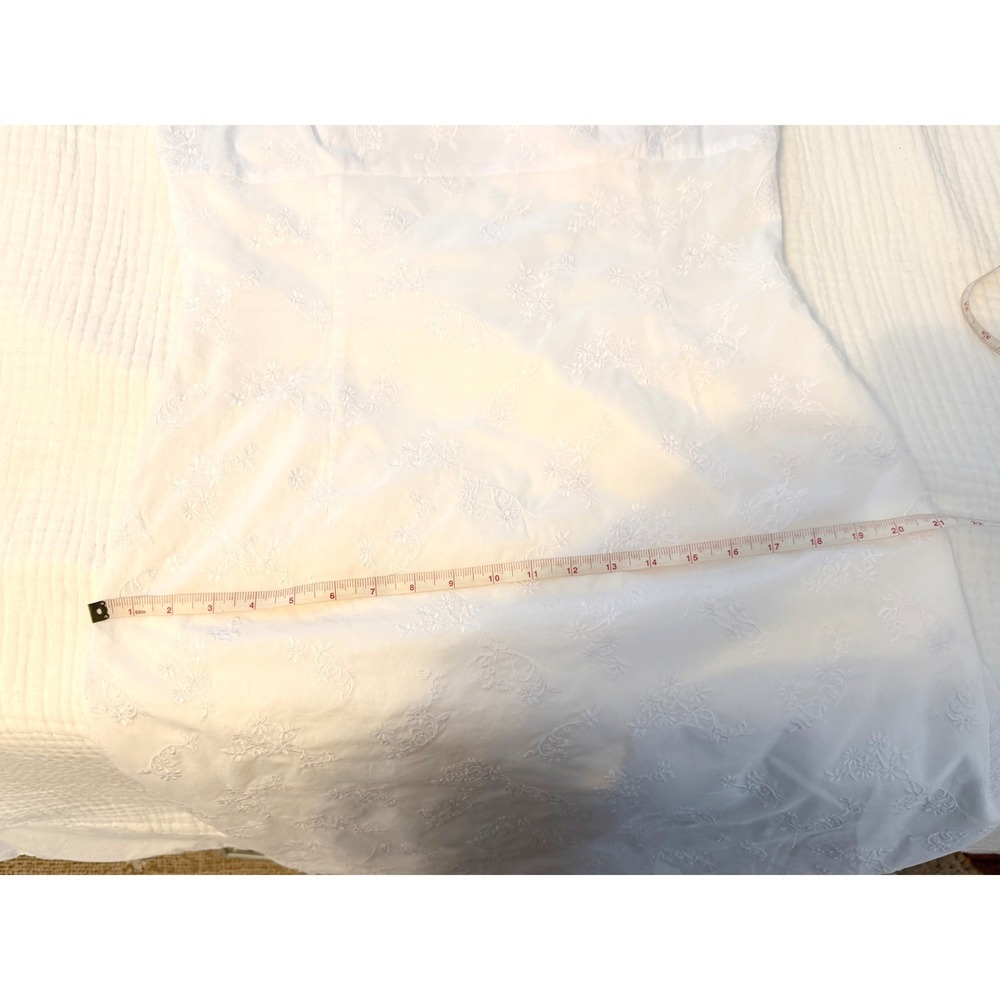 Tahari White Embroidered dress Square Neck knee length Size 14 - Picture 10 of 13